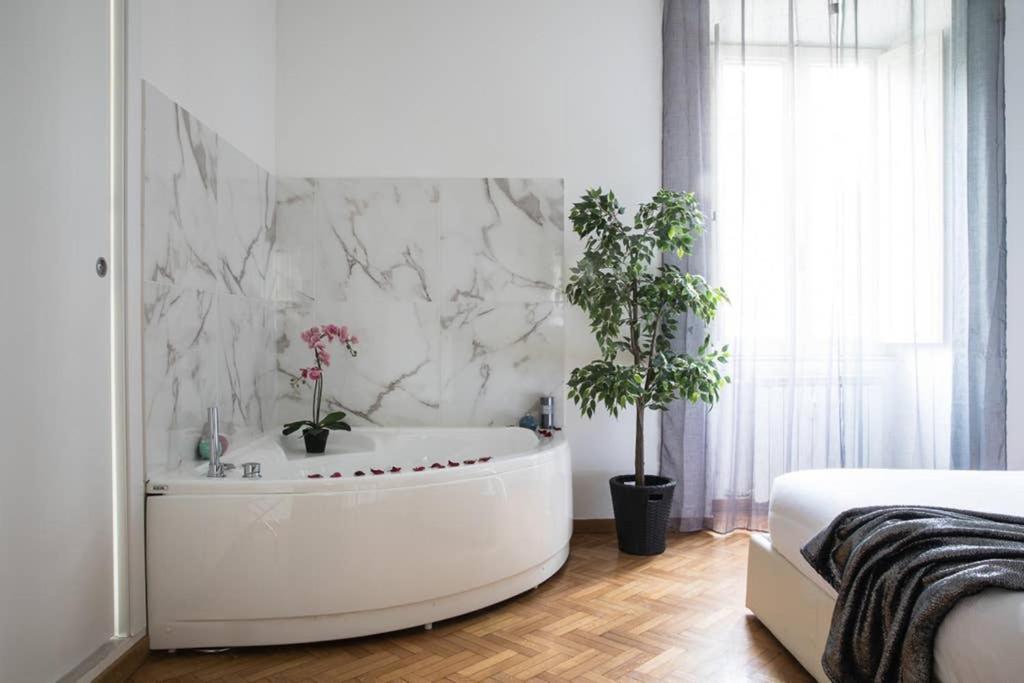 Silver Luxury Jacuzzi Suite Trastevere - Top Collection Рим Екстериор снимка